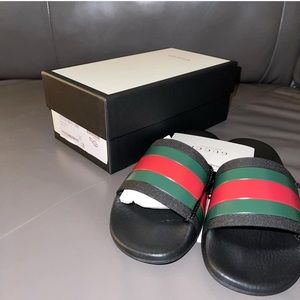 Kids Gucci slides